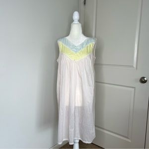 Vintage nightgown 1950’s or 1960’s